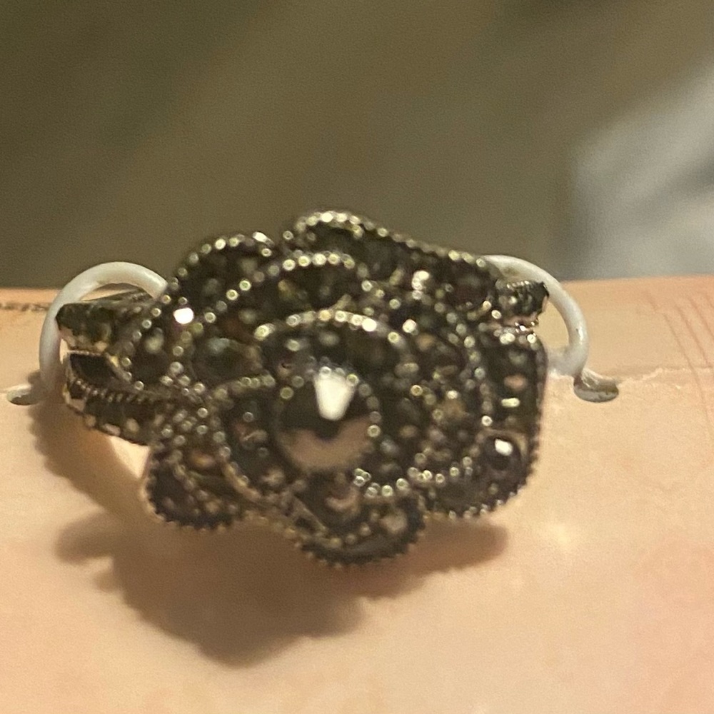 Ring - Picture 2 of 4